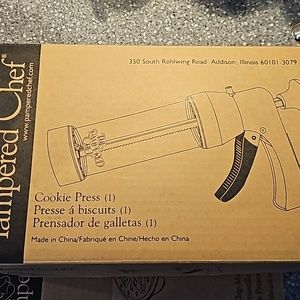 Pampered Chef Cookie Press Set with 16 Decorator Discs #1525